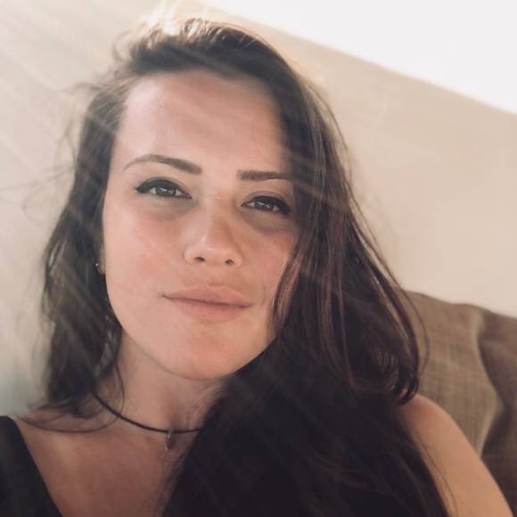 Meet Your Posher! - Picture 1 of 2